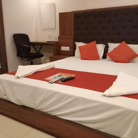 Hotel Sai Deep Lodging By Wb Inn Navi Mumbai Eksteriør bilde